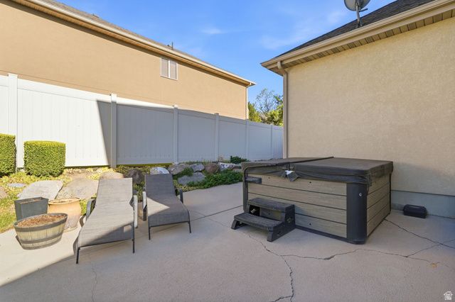 1043 E MACH SCHNELL DR, Sandy, UT 84094