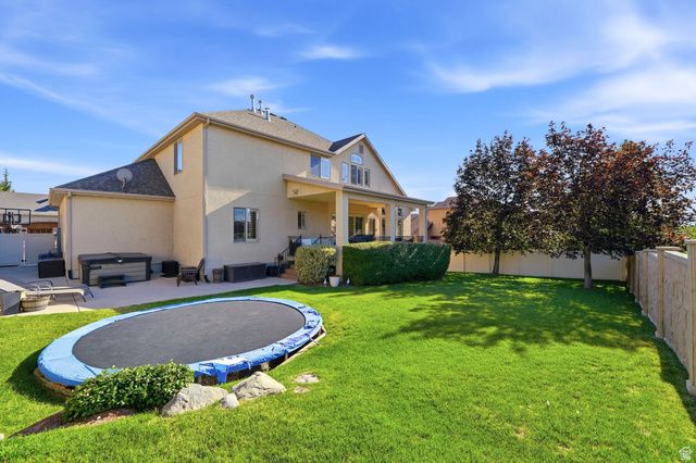 1043 E MACH SCHNELL DR, Sandy, UT 84094