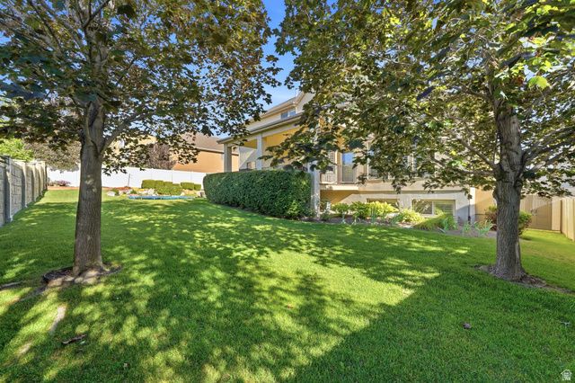 1043 E MACH SCHNELL DR, Sandy, UT 84094