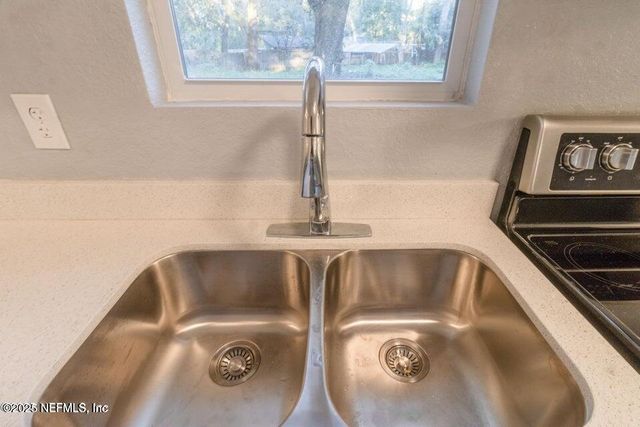 3245 BYO Road, Jacksonville, FL 32207