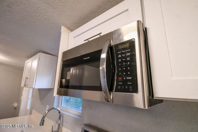 3245 BYO Road, Jacksonville, FL 32207