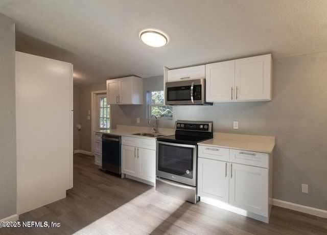 3245 BYO Road, Jacksonville, FL 32207