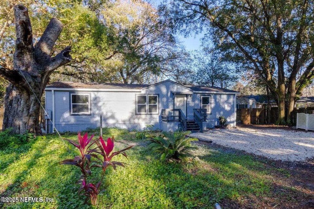 3245 BYO Road, Jacksonville, FL 32207