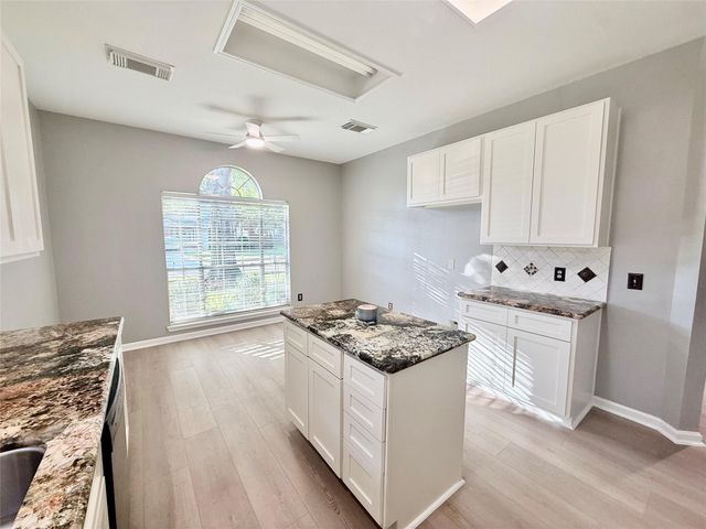 2915 Veva Drive, Pearland, TX 77584