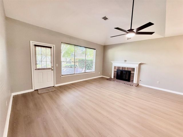 2915 Veva Drive, Pearland, TX 77584