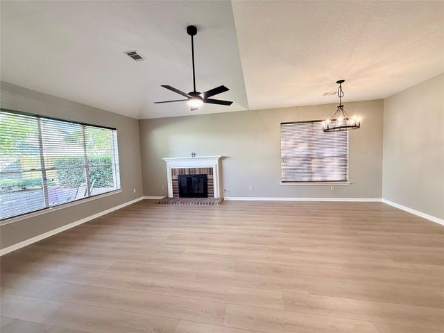 2915 Veva Drive, Pearland, TX 77584