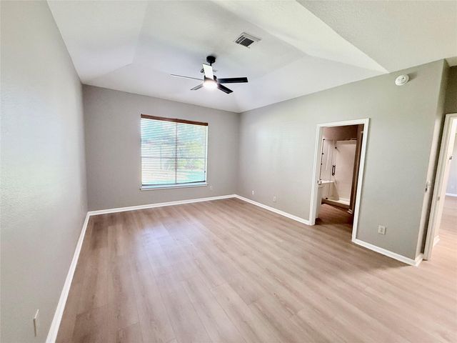 2915 Veva Drive, Pearland, TX 77584