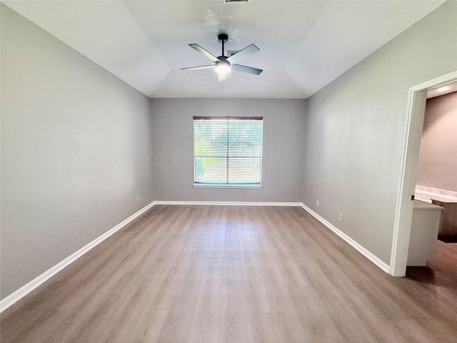 2915 Veva Drive, Pearland, TX 77584