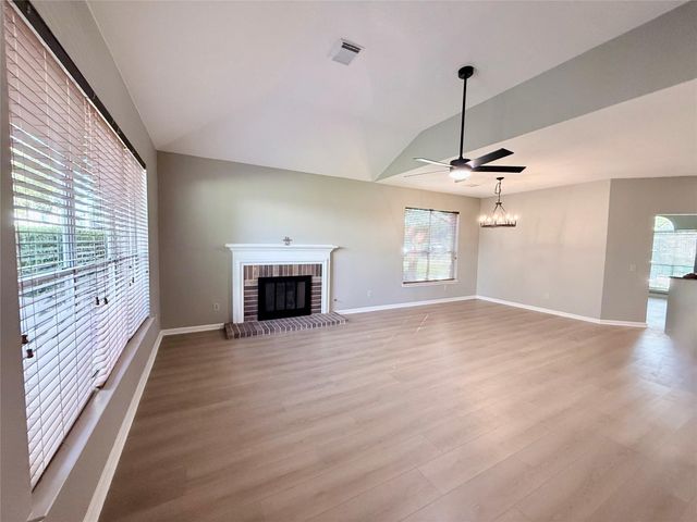 2915 Veva Drive, Pearland, TX 77584