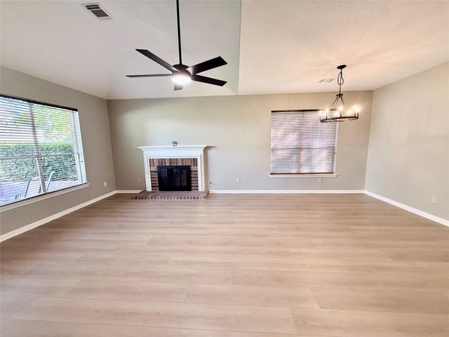 2915 Veva Drive, Pearland, TX 77584