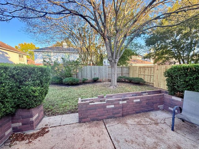 2915 Veva Drive, Pearland, TX 77584