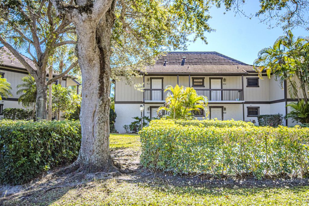 13334 Polo Club Road 348, Wellington, FL 33414