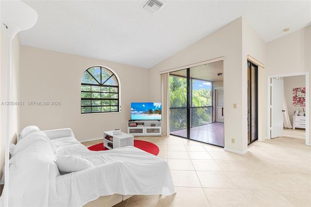 10690 NW 14th St 128, Plantation, FL 33322