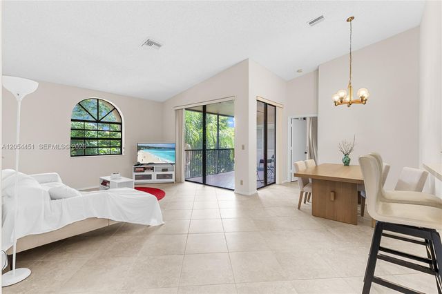 10690 NW 14th St 128, Plantation, FL 33322