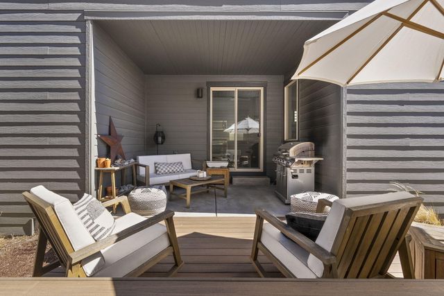 20836 SE Sunniberg Lane, Bend, OR 97702