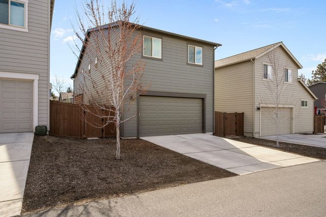 20836 SE Sunniberg Lane, Bend, OR 97702