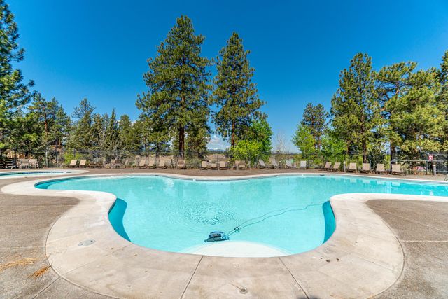 20836 SE Sunniberg Lane, Bend, OR 97702