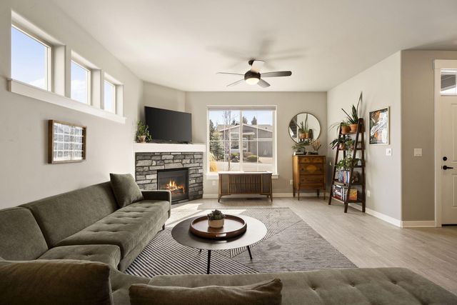 20836 SE Sunniberg Lane, Bend, OR 97702