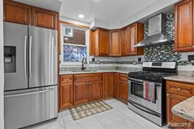 6838 Hartwell Street, Dearborn, MI 48126