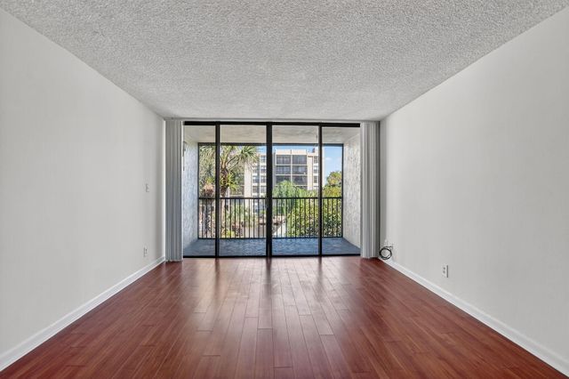 11 ROYAL PALM Way 3040, Boca Raton, FL 33432