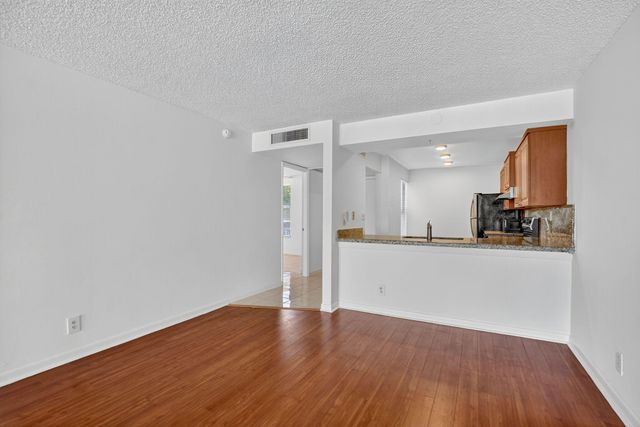 11 ROYAL PALM Way 3040, Boca Raton, FL 33432