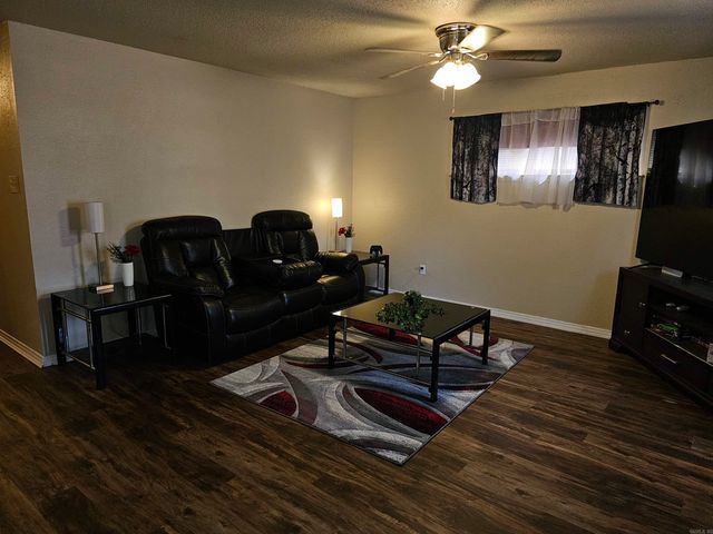 1033 Ferrell Drive, Jacksonville, AR 72076