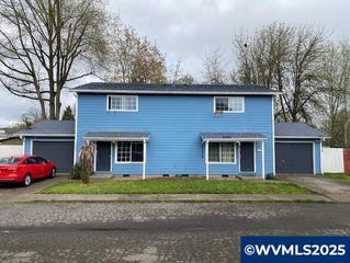 3482 30th (& 3484) Av NE, Salem, OR 97301