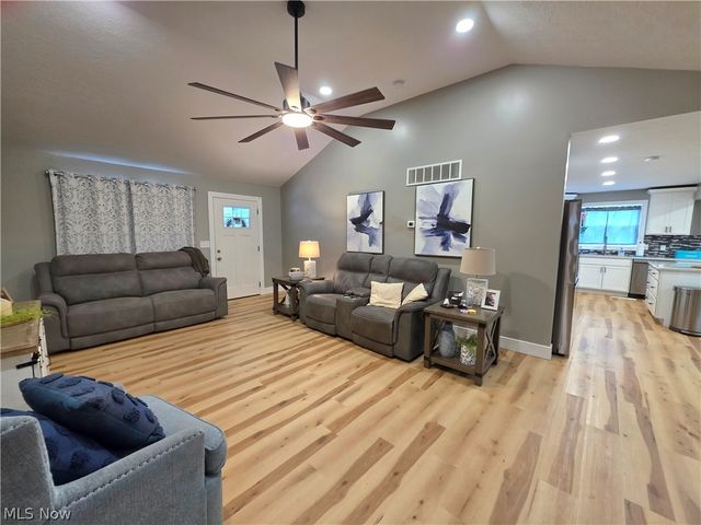 3469 Roseland Avenue, Parkersburg, WV 26104
