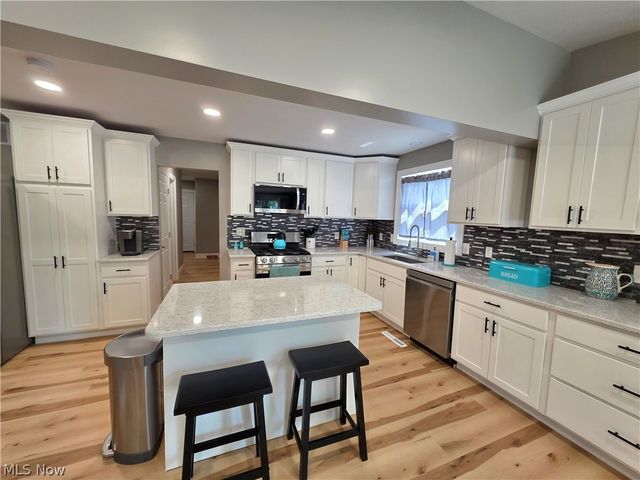3469 Roseland Avenue, Parkersburg, WV 26104