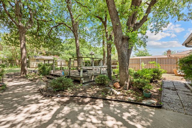1332 Brookside Drive, Hurst, TX 76053