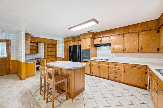 1332 Brookside Drive, Hurst, TX 76053