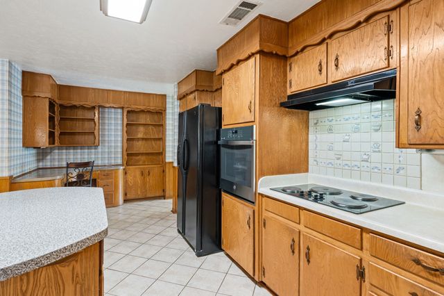 1332 Brookside Drive, Hurst, TX 76053