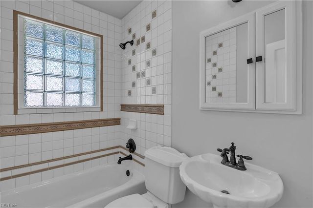 12 McDonald RD, Hampton, VA 23669