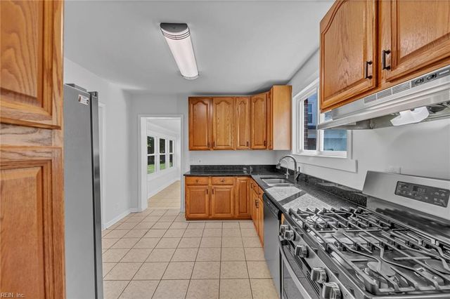 12 McDonald RD, Hampton, VA 23669
