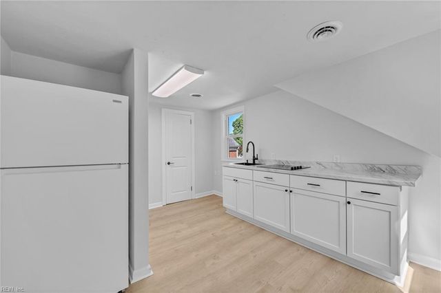 12 McDonald RD, Hampton, VA 23669