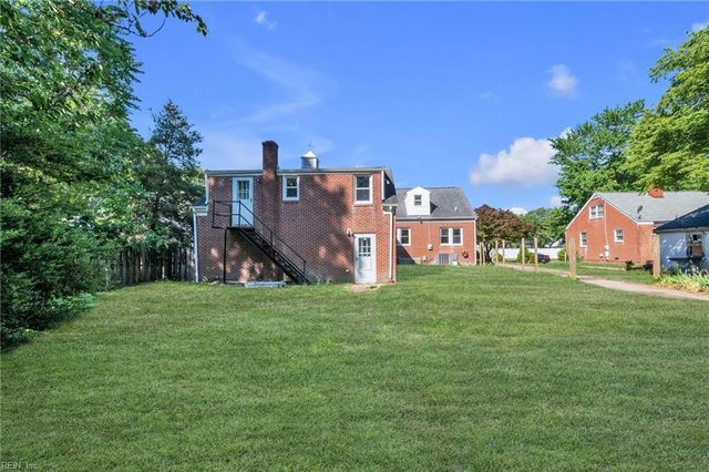 12 McDonald RD, Hampton, VA 23669