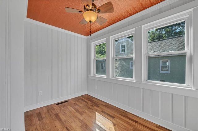 12 McDonald RD, Hampton, VA 23669