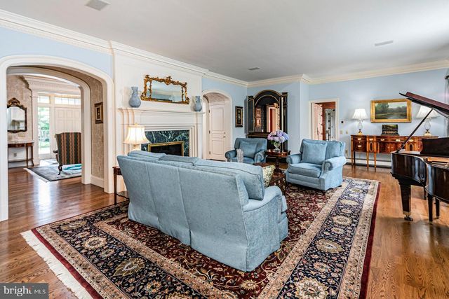 82 AUNT MOLLY RD, Hopewell, NJ 08525