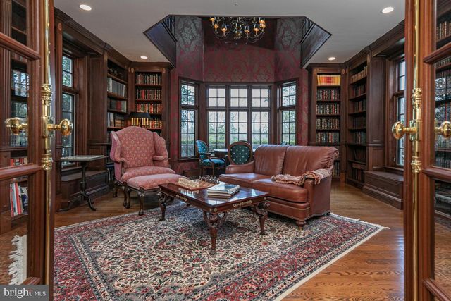 82 AUNT MOLLY RD, Hopewell, NJ 08525