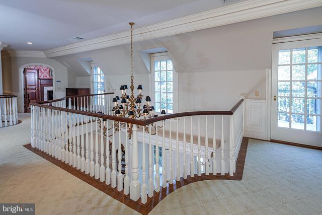 82 AUNT MOLLY RD, Hopewell, NJ 08525