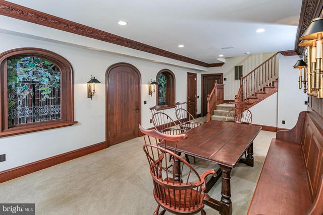 82 AUNT MOLLY RD, Hopewell, NJ 08525