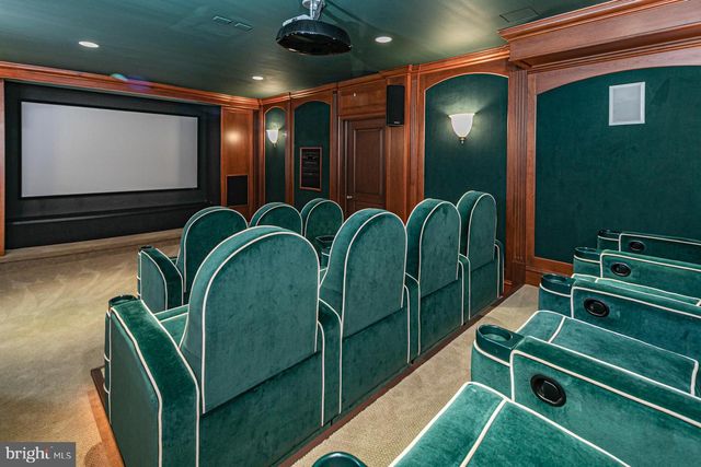 82 AUNT MOLLY RD, Hopewell, NJ 08525