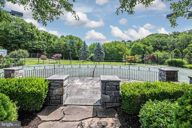 82 AUNT MOLLY RD, Hopewell, NJ 08525