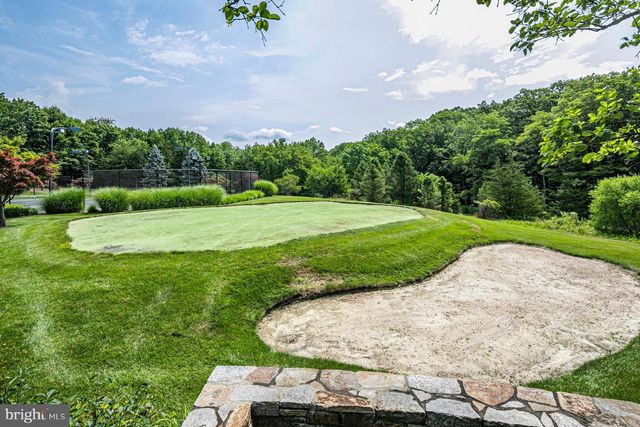 82 AUNT MOLLY RD, Hopewell, NJ 08525