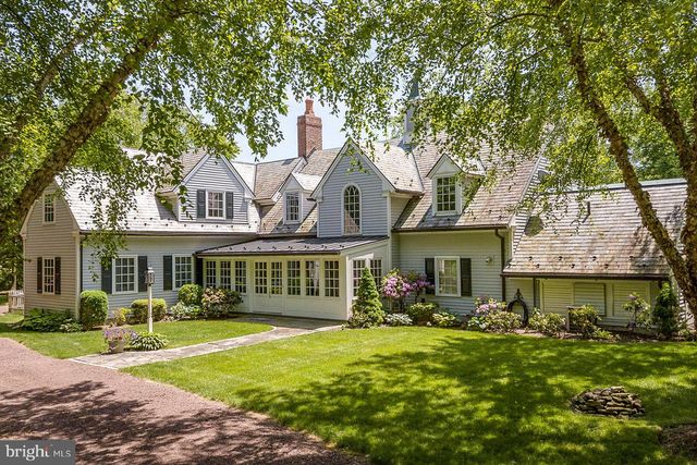 82 AUNT MOLLY RD, Hopewell, NJ 08525