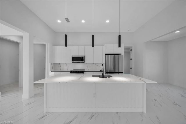 1426 NE 6th AVE, Cape Coral, FL 33909