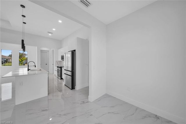 1426 NE 6th AVE, Cape Coral, FL 33909