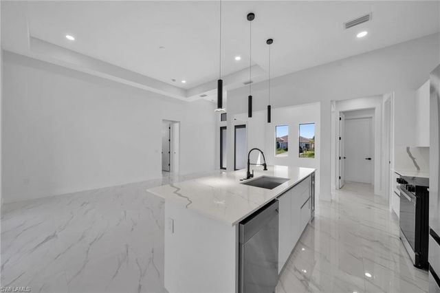 1426 NE 6th AVE, Cape Coral, FL 33909