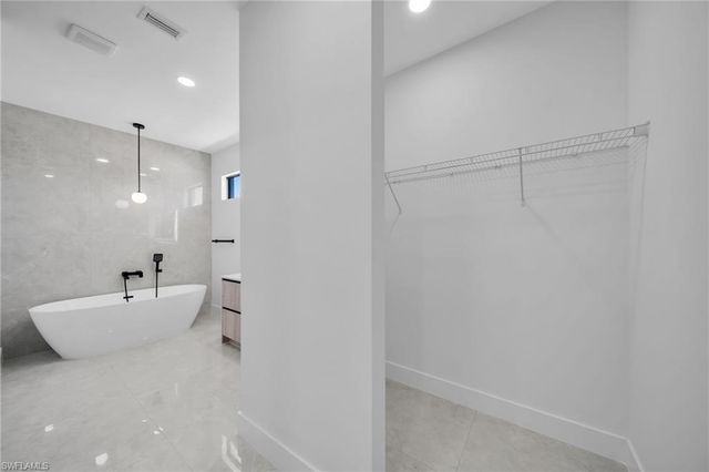 1426 NE 6th AVE, Cape Coral, FL 33909