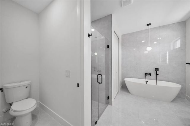 1426 NE 6th AVE, Cape Coral, FL 33909